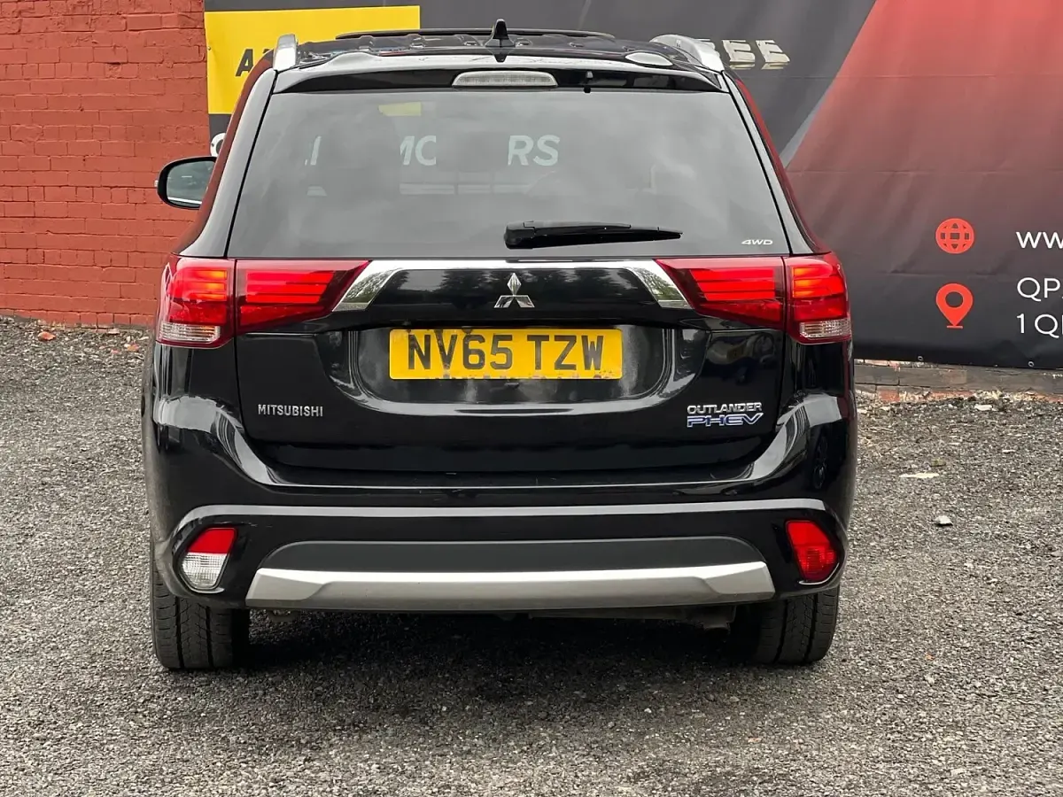 Used Mitsubishi Outlander P-HEV 2016 Black Estate
