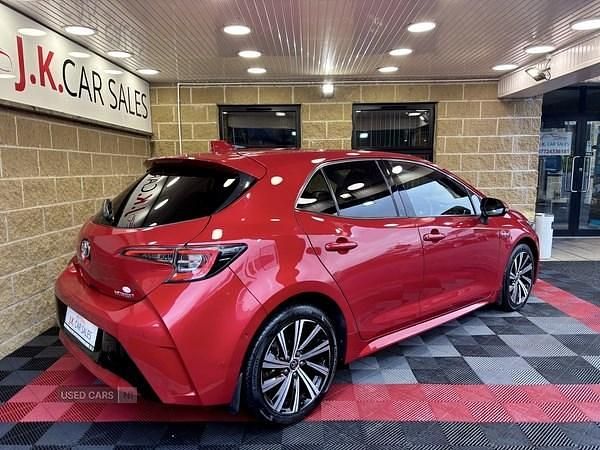 Used Toyota Corolla Design 122 HP (89 kW) 2021 Red Hatchback