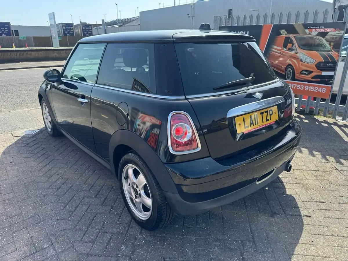 Used Mini ONE Hatch 98 HP (72 kW) 2011 Black Hatchback