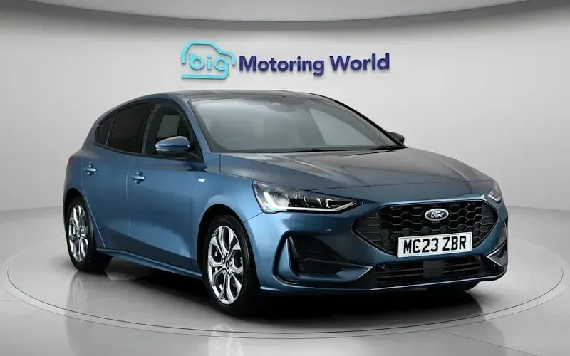 Used Ford Focus ST-Line 125 HP (91 kW) 2023 Blue Hatchback