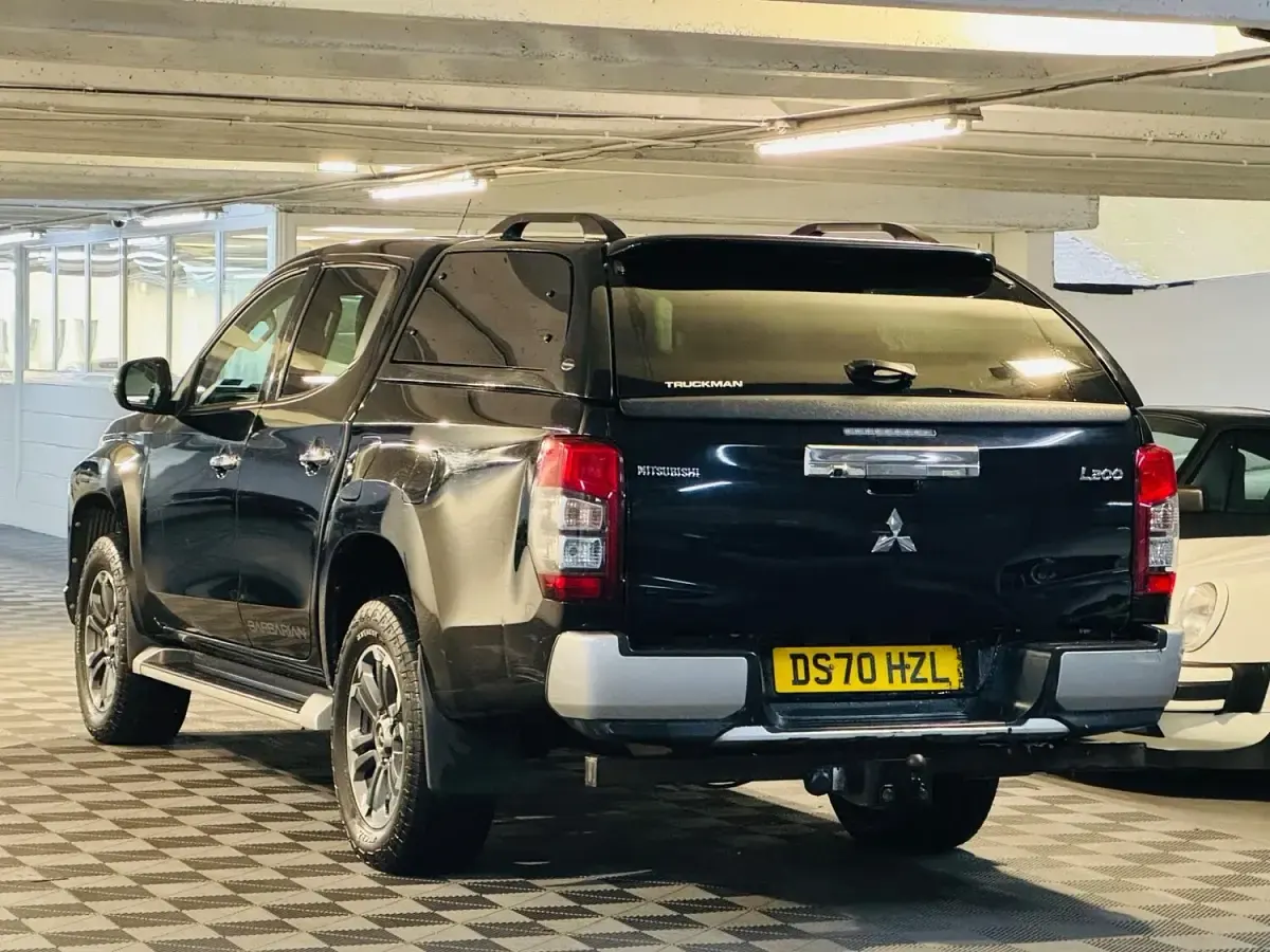 Used Mitsubishi L200 150 HP (110 kW) 2020 Black Pickup