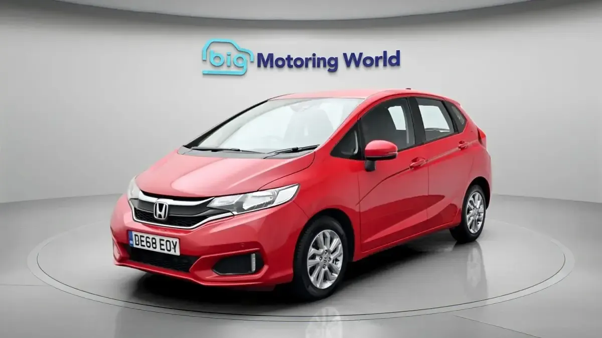 Used Honda Jazz SE 101 HP (74 kW) 2018 Red Hatchback
