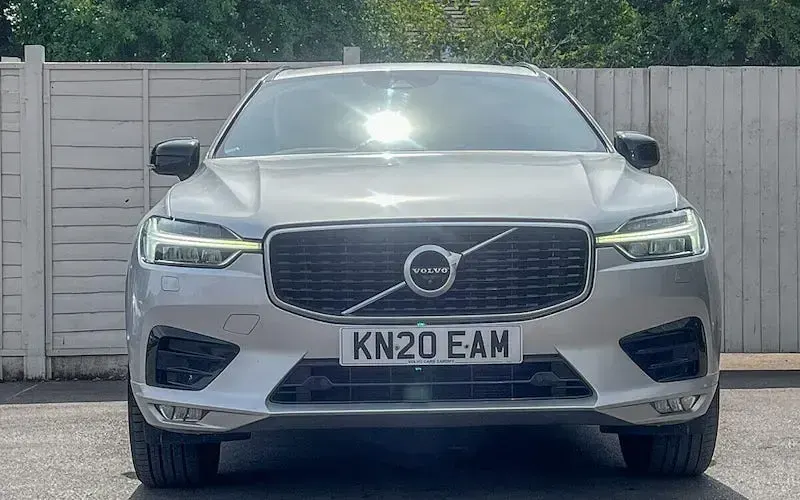 Used Volvo XC60 R-Design 197 HP (144 kW) 2021 SUV