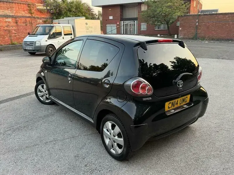 Used Toyota Aygo Style 68 HP (50 kW) 2014 Black Hatchback