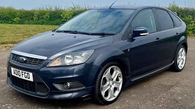 Used Ford Focus Zetec 123 HP (90 kW) 2010 Grey Hatchback