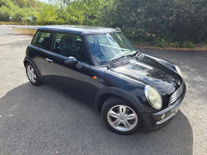 Black Used 2005 Mini ONE Hatch Hatchback | £1,195 (Good price) - Image 1/4