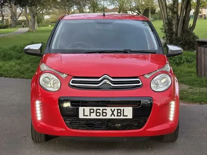 Usado Citroën C1 Flair 82 CV (60 kW) 2017 Rojo Utilitario