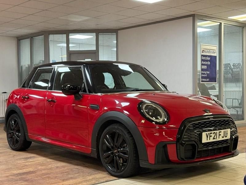 Used Mini Cooper Hatch 136 HP (100 kW) 2021 Red Hatchback