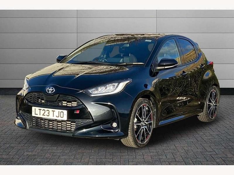 Used Toyota Yaris Hybrid Sport 116 HP (85 kW) 2023 Black Hatchback