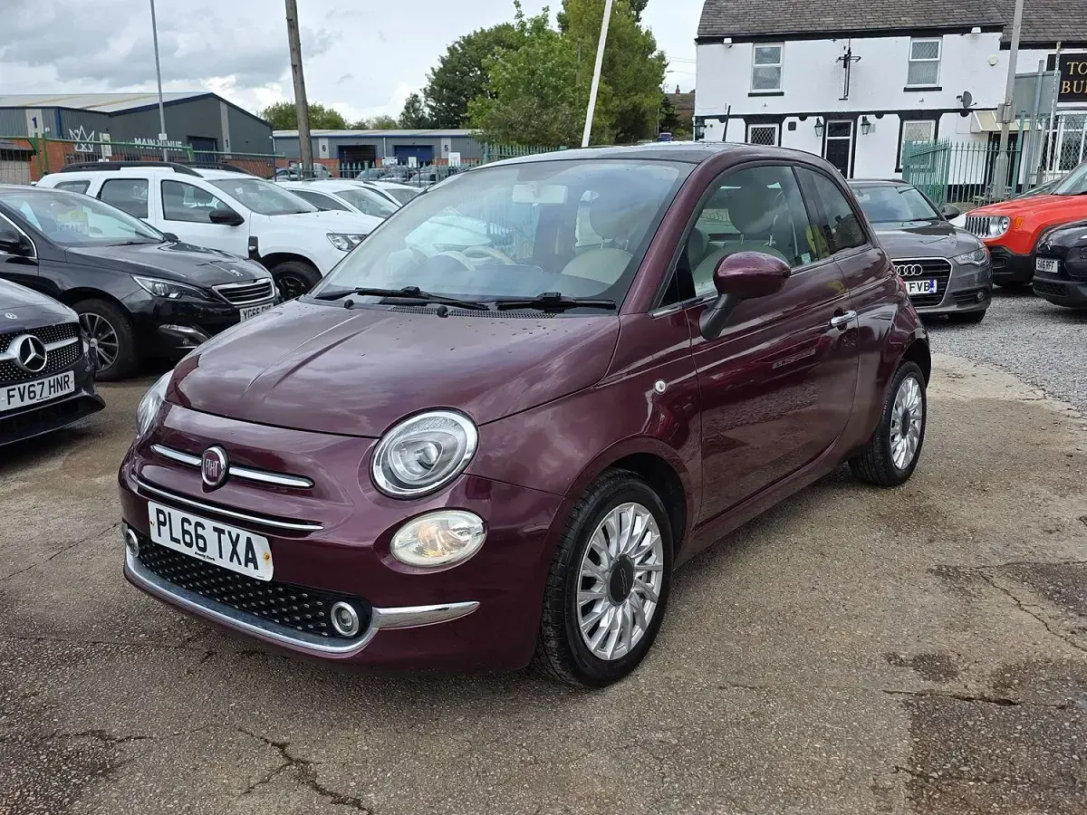 Used Fiat 500 Lounge 69 HP (50 kW) 2016 Red Hatchback