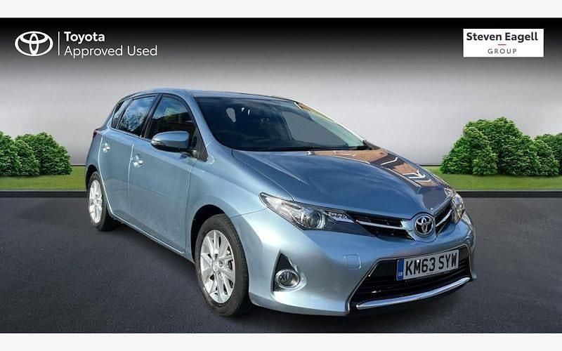 Used Toyota Auris Multidrive S 132 HP (97 kW) 2014 Hatchback