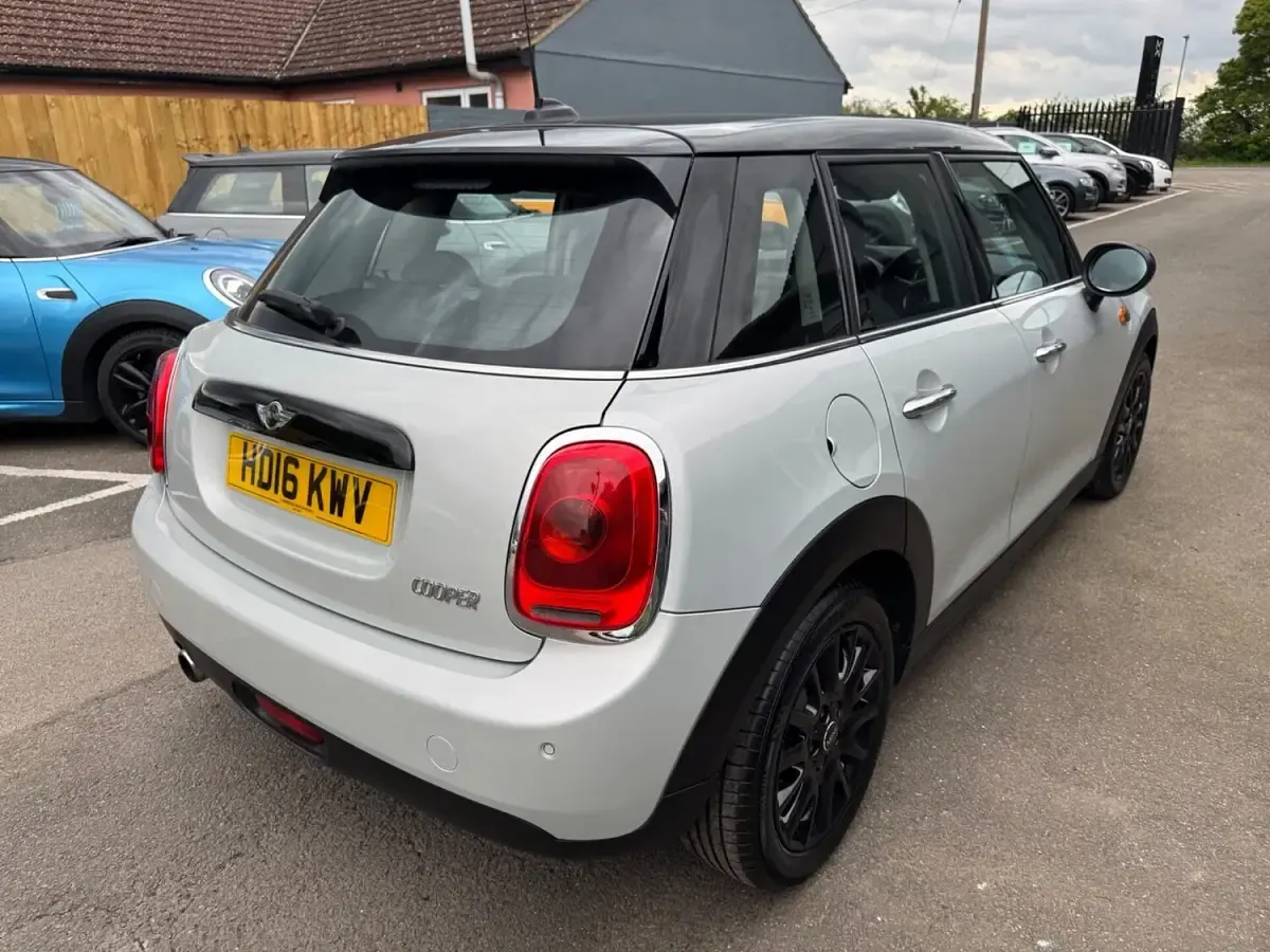 Used Mini Cooper Hatch 136 HP (100 kW) 2016 Silver Hatchback