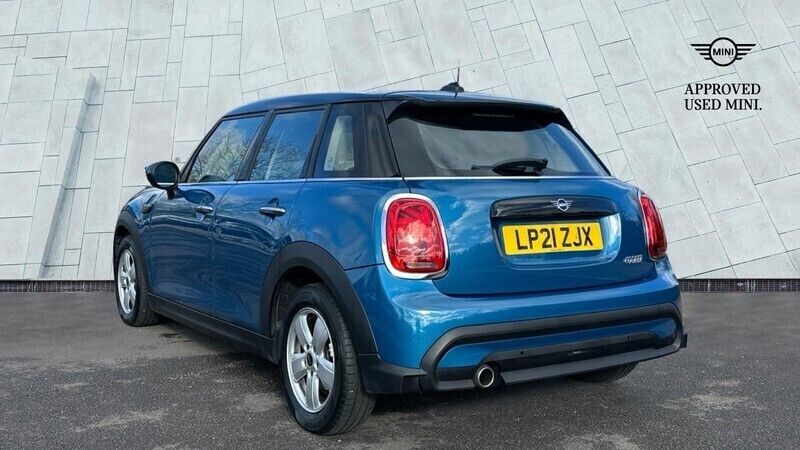 Used Mini Cooper Classic 134 HP (98 kW) 2021 Blue Hatchback