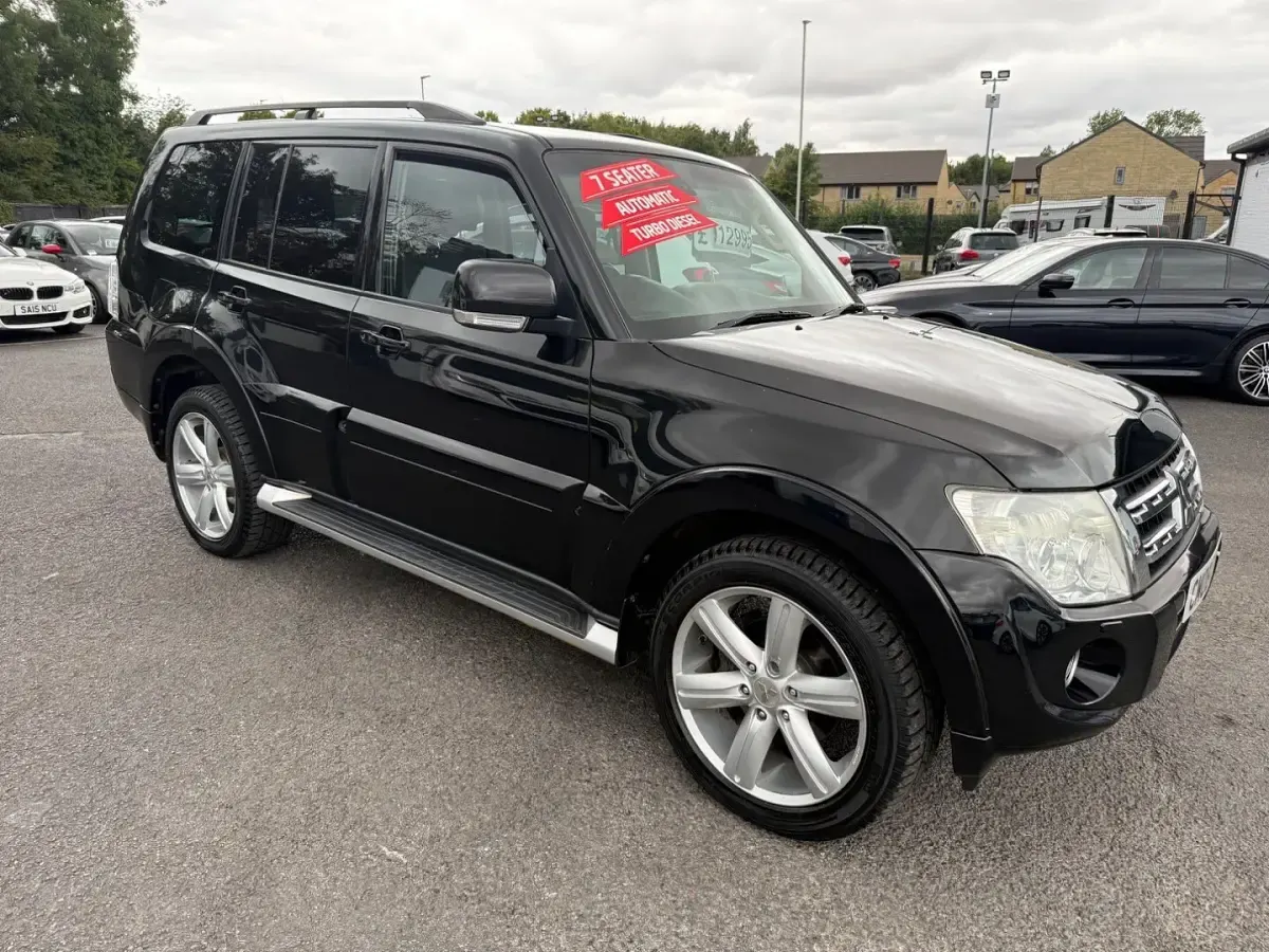 Used Mitsubishi Shogun 197 HP (144 kW) 2013 Black SUV