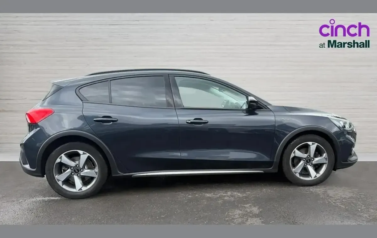 Used Ford Focus Active 125 HP (91 kW) 2020 Blue Hatchback