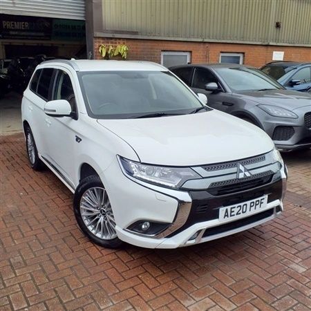 White Used 2020 Mitsubishi Outlander Plus SUV | £10,995 (Super price) - Image 1/4