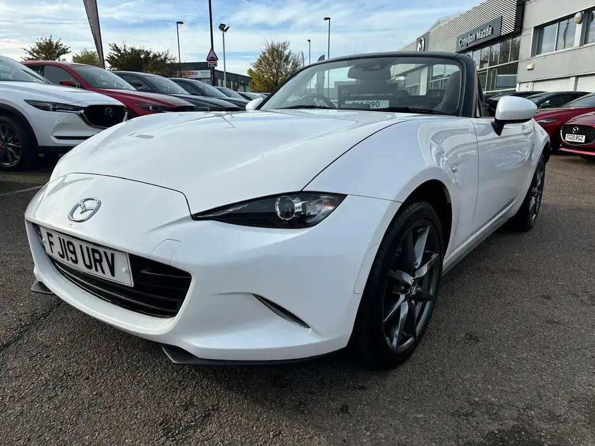 Used Mazda MX5 Inclusive 184 HP (135 kW) 2019 White Cabriolet