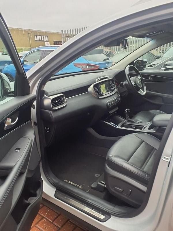 Begagnad Kia Sorento 197 HK (144 kW) 2017 Silver SUV