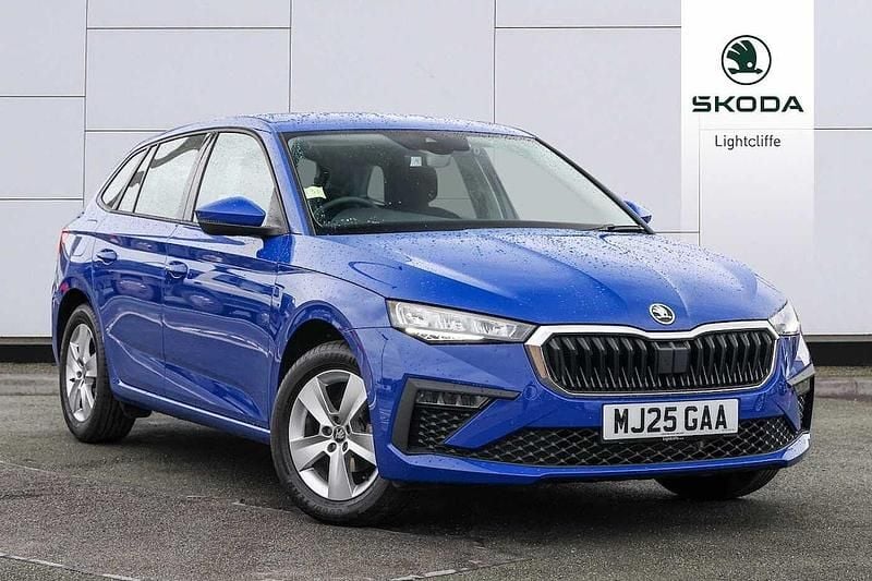Energy blue Used 2025 Skoda Scala SE Hatchback | £19,990 (Expensive) - Image 1/4