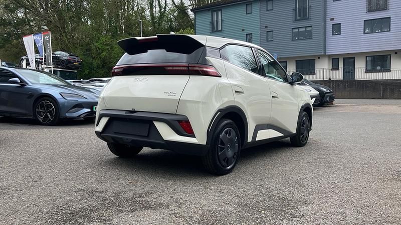 Ny BYD Dolphin Surf Active 64 kW (88 HK) 2026 Vit Halvkombi