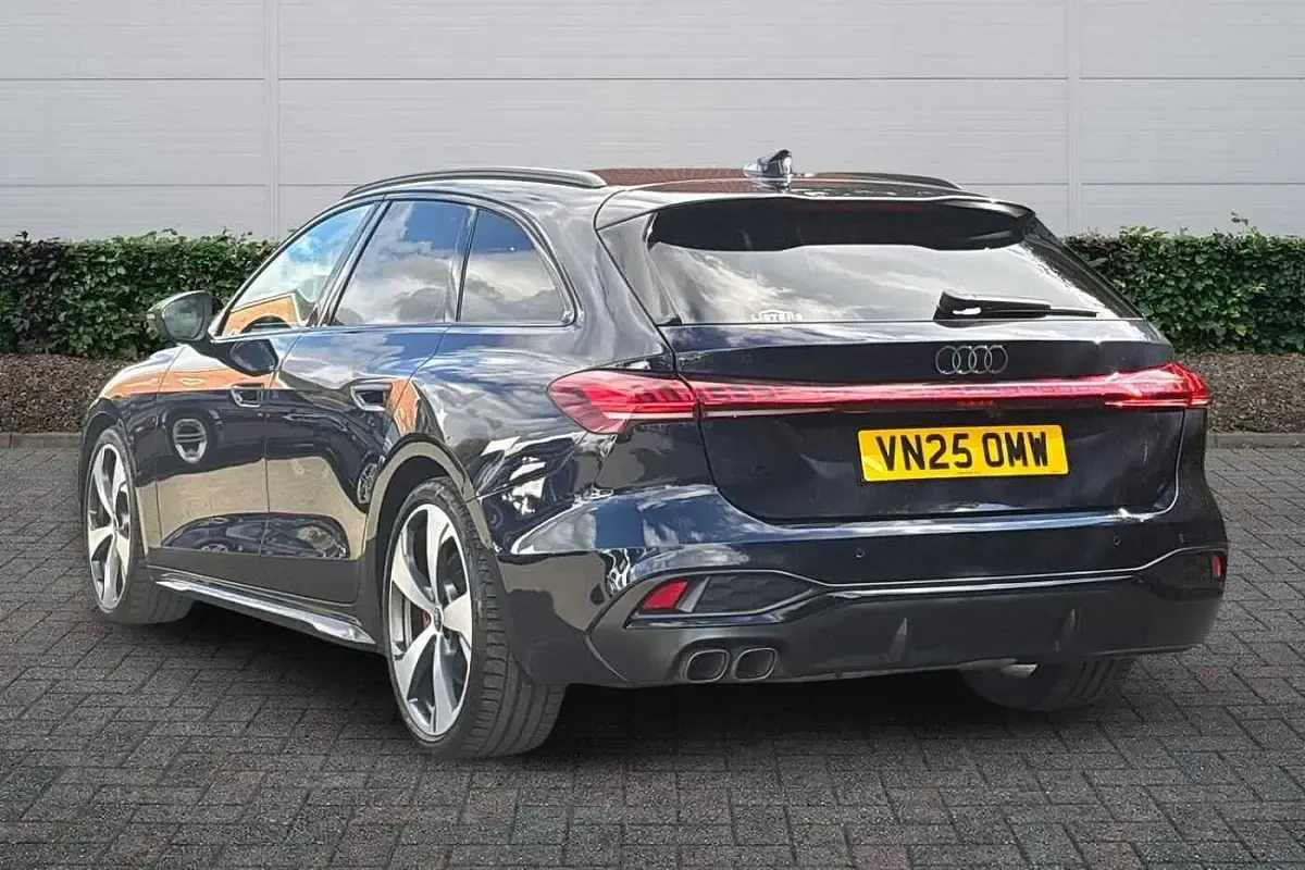 Used Audi A5 204 HP (150 kW) 2025 Blue Estate