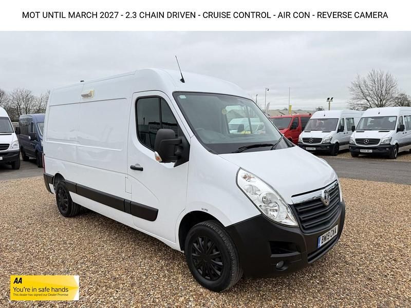 Used Vauxhall Movano 130 HP (95 kW) 2019 White MPV