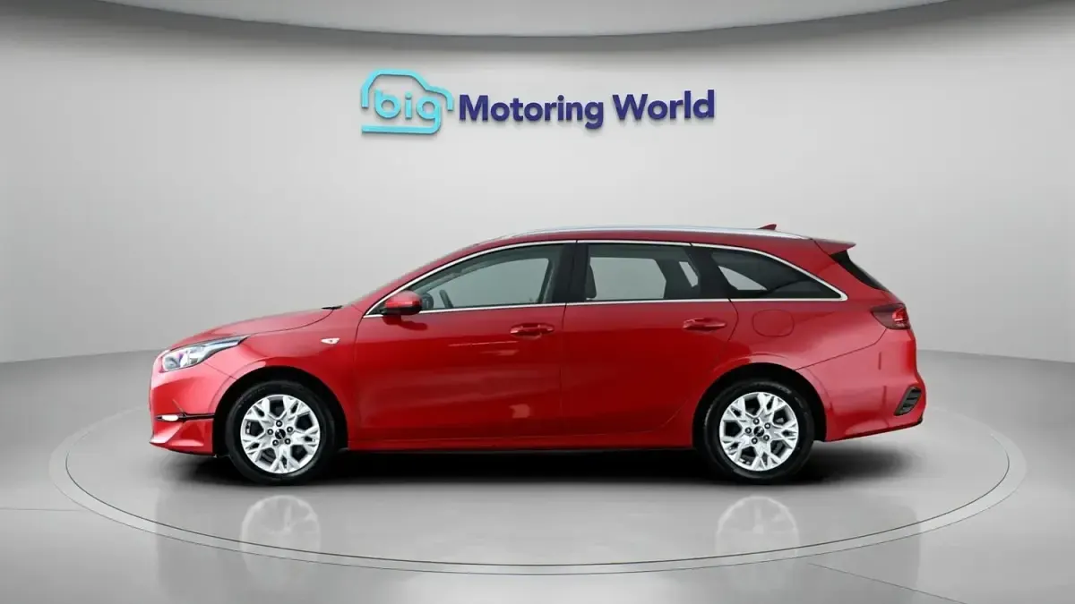 Used Kia Ceed 2024 Red Hatchback