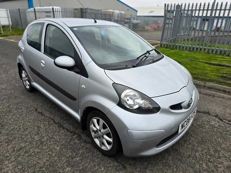 Used Toyota Aygo Platinum 67 HP (49 kW) 2008 Silver Hatchback