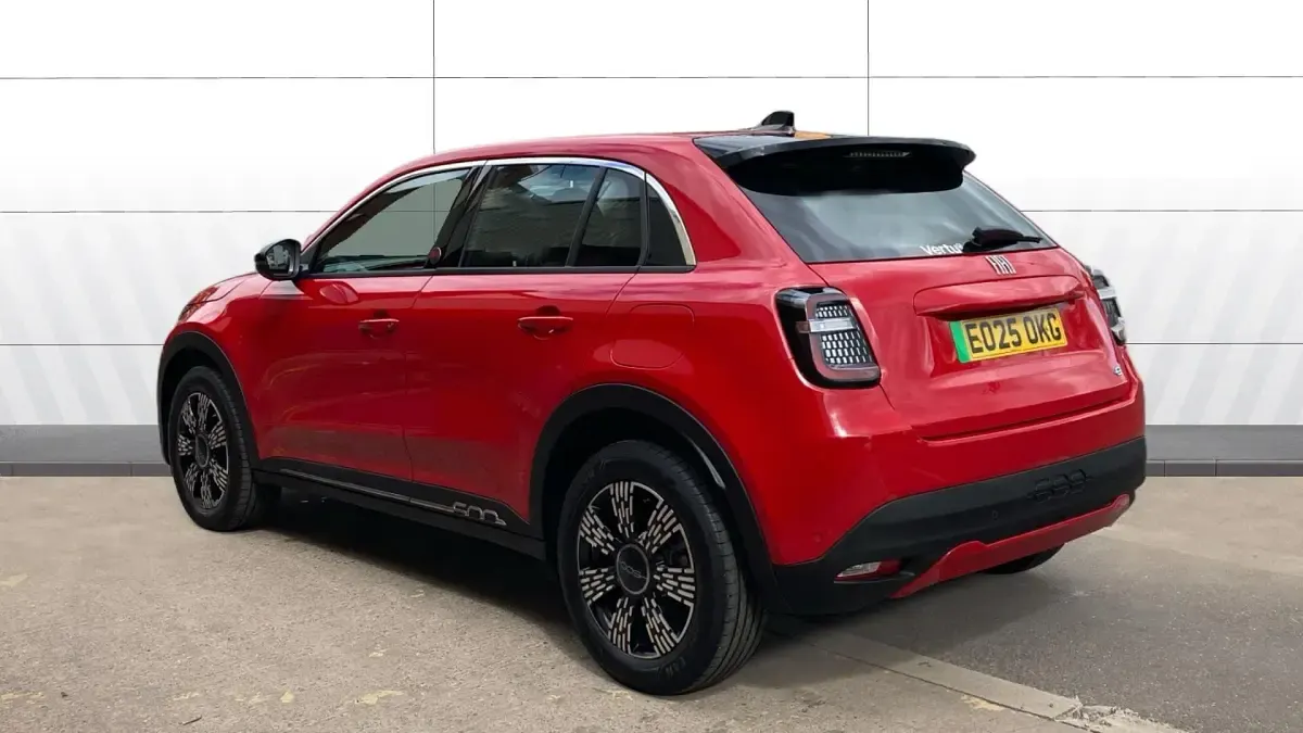 Gebraucht Fiat 600 Red 114 kW (156 PS) 2025 SUV
