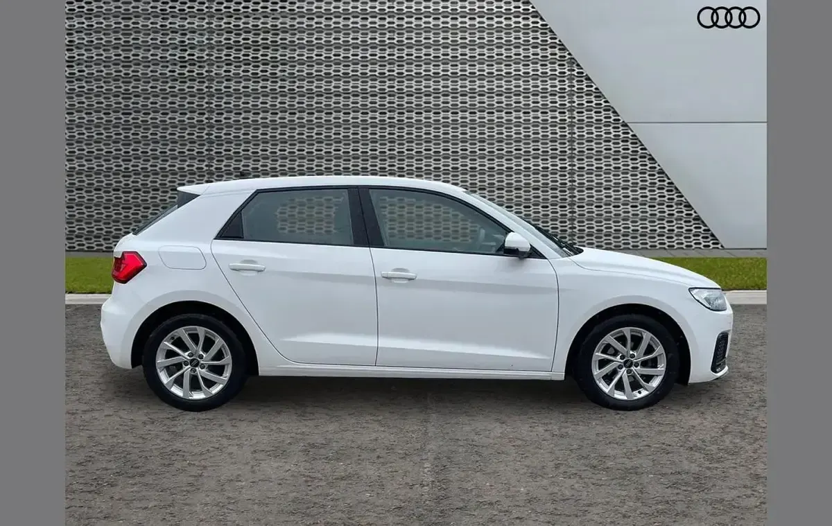 Used Audi A1 Sport 94 HP (69 kW) 2025 White SUV