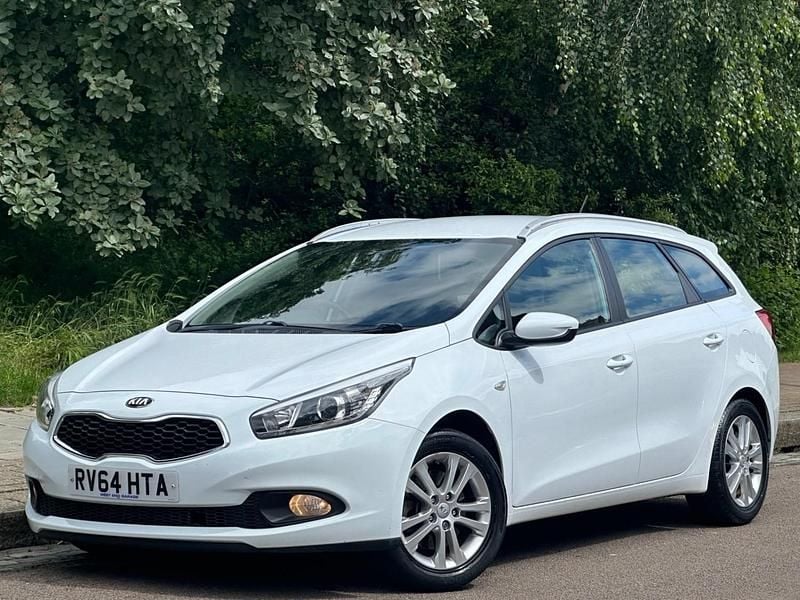 White Used 2014 Kia Ceed Hatchback | £6,495 (Fair price) - Image 1/4
