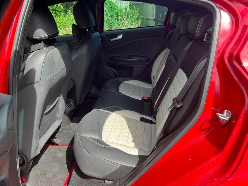 Used Alfa Romeo Giulietta 2016 Red Hatchback