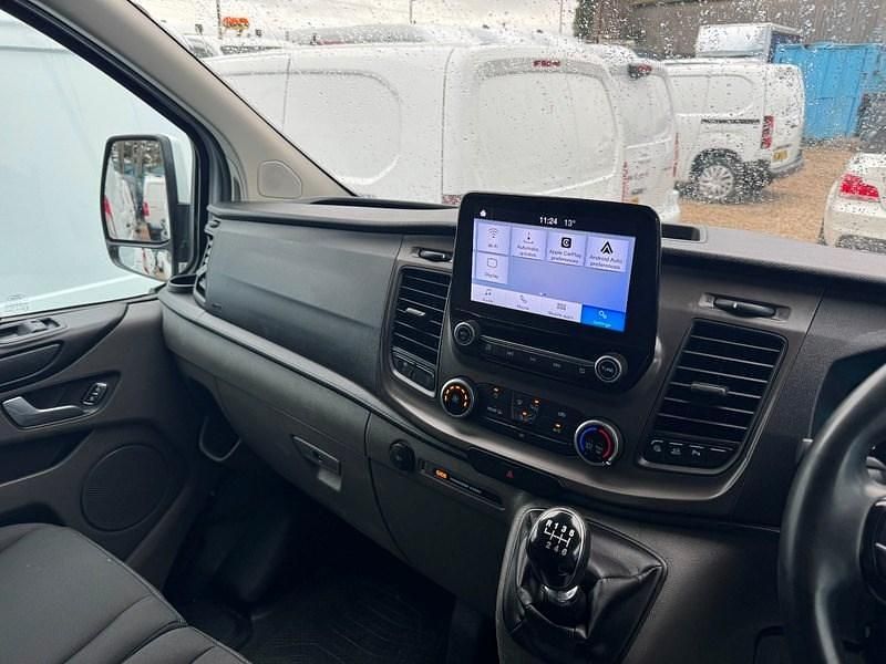 Begagnad Ford Transit Custom Trend 2022 Vit Minibuss
