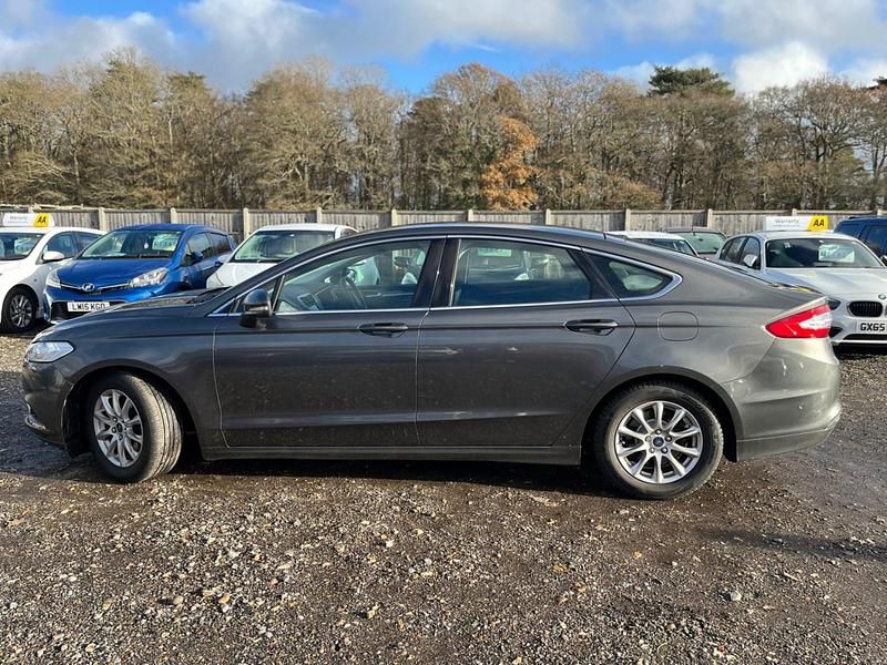 Used Ford Mondeo Zetec 2016 Grey Hatchback