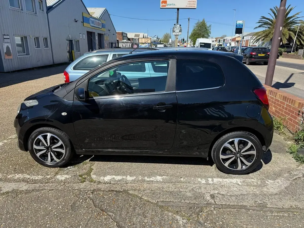 Used Citroën C1 Flair 82 HP (60 kW) 2016 Black Hatchback
