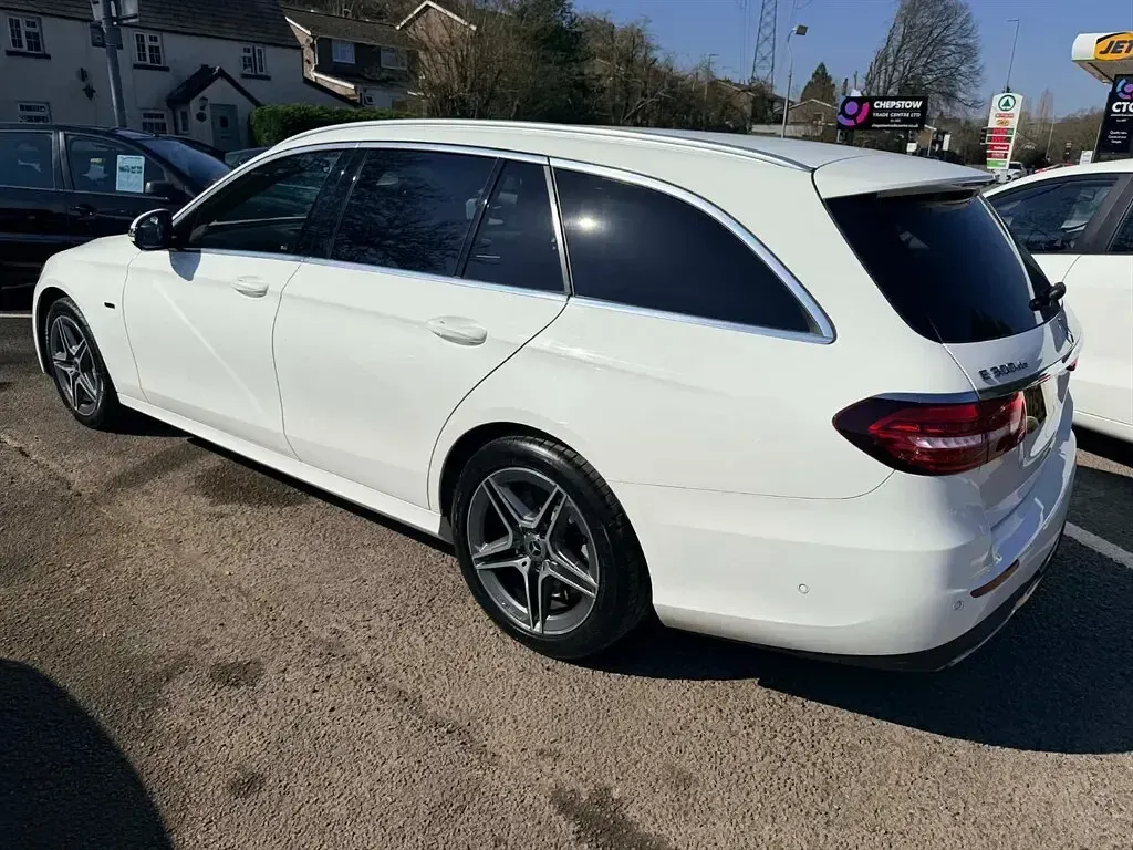 Used Mercedes E300 AMG line 2021 White Estate