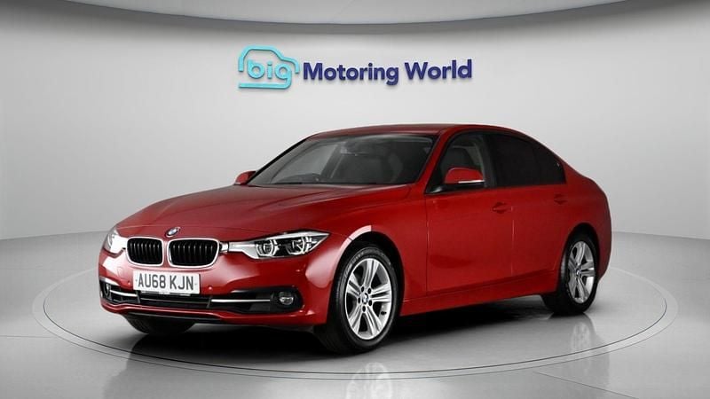 Used BMW 318 Sport Line 136 HP (100 kW) 2018 Red Sedan