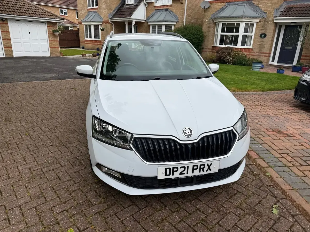 Used Skoda Fabia SE 95 HP (69 kW) 2021 White Estate