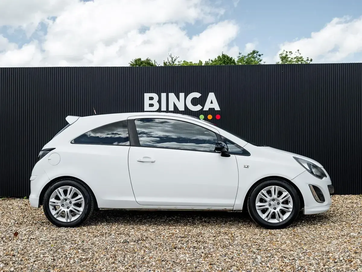 Used Vauxhall Corsa Edition 2014 White Hatchback