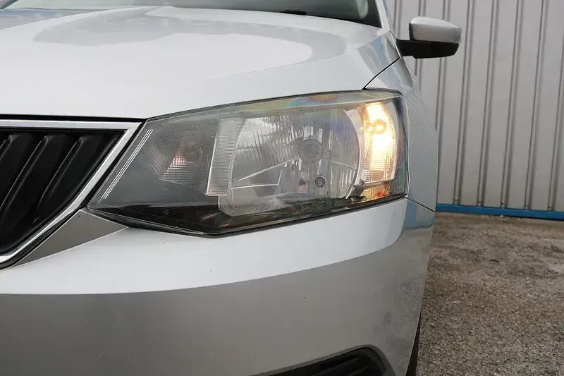 Used Skoda Fabia SE 90 HP (66 kW) 2015 Silver Hatchback