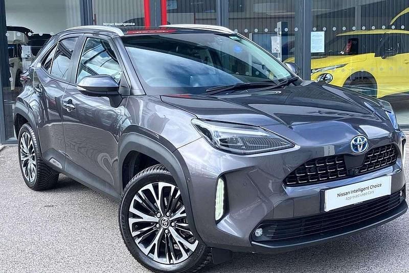 Grey Used 2022 Toyota Yaris Hybrid SUV | £21,250 (A bit pricey) - Image 1/4