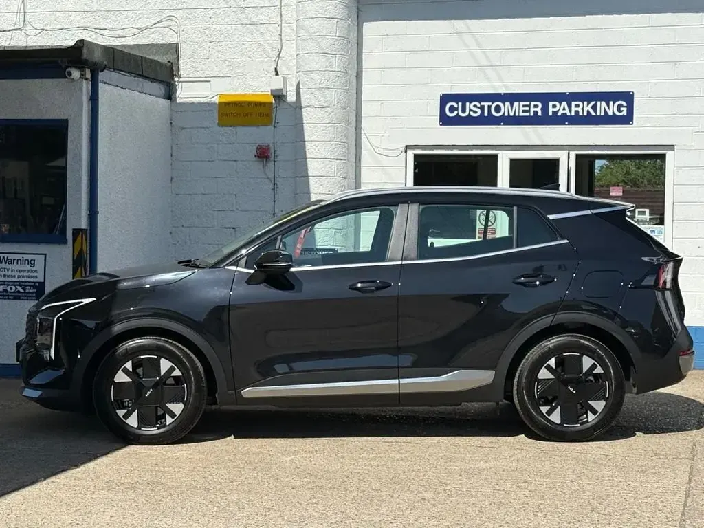New Kia Sportage 2025 Black SUV