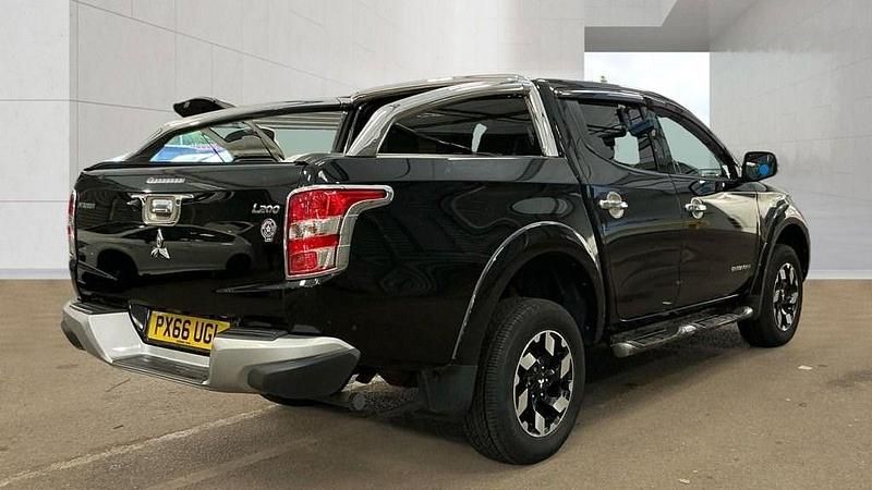 Used Mitsubishi L200 2016 Black Pickup