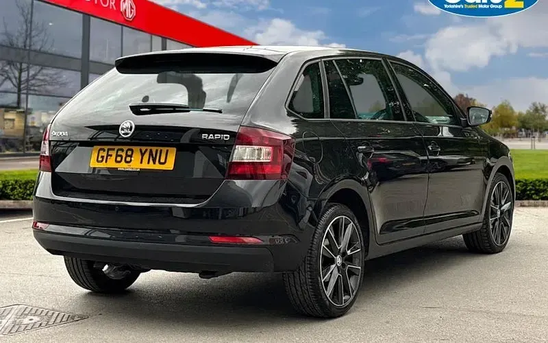 Gebraucht Skoda Rapid Sport 95 PS (69 kW) 2018 Schwarz Kleinwagen