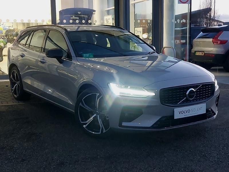 New Volvo V60 Plus 197 HP (144 kW) 2025 Silver Estate