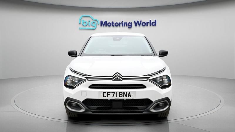 Used Citroën C4 PureTech 129 HP (94 kW) 2021 White Hatchback