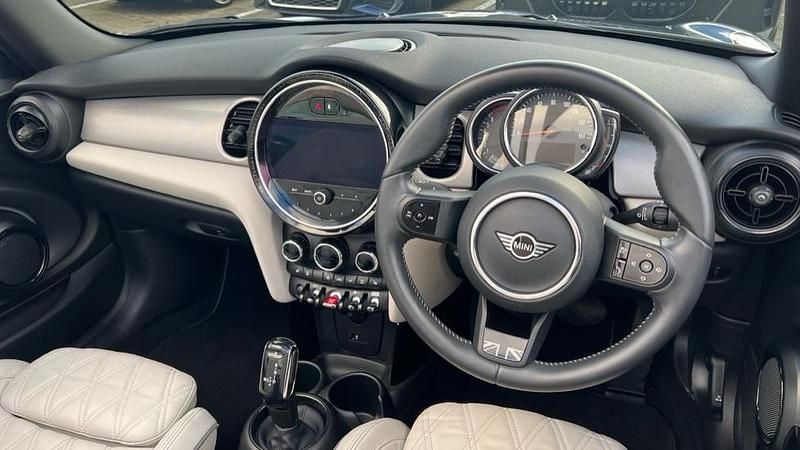 Used Mini Cooper Exclusive 134 HP (98 kW) 2023 Black Hatchback