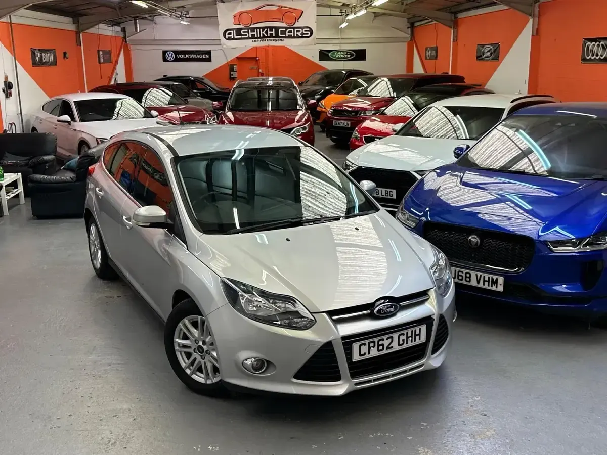 Used Ford Focus Titanium 115 HP (84 kW) 2012 Silver Hatchback