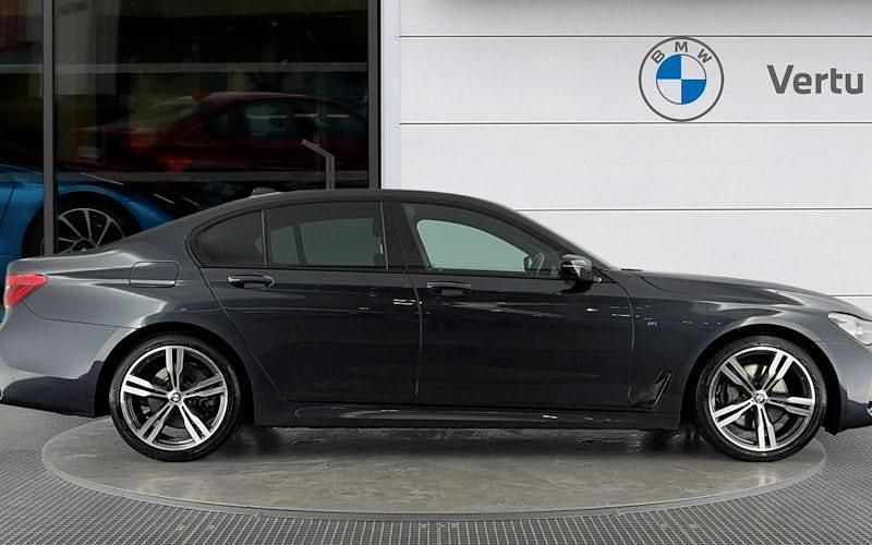 Used BMW 740 M Sport 320 HP (235 kW) 2019 Singapore grey metallic Sedan