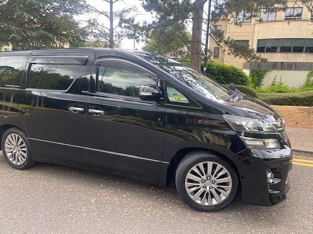 Used Toyota Alphard Edition 2013 Black metallic MPV